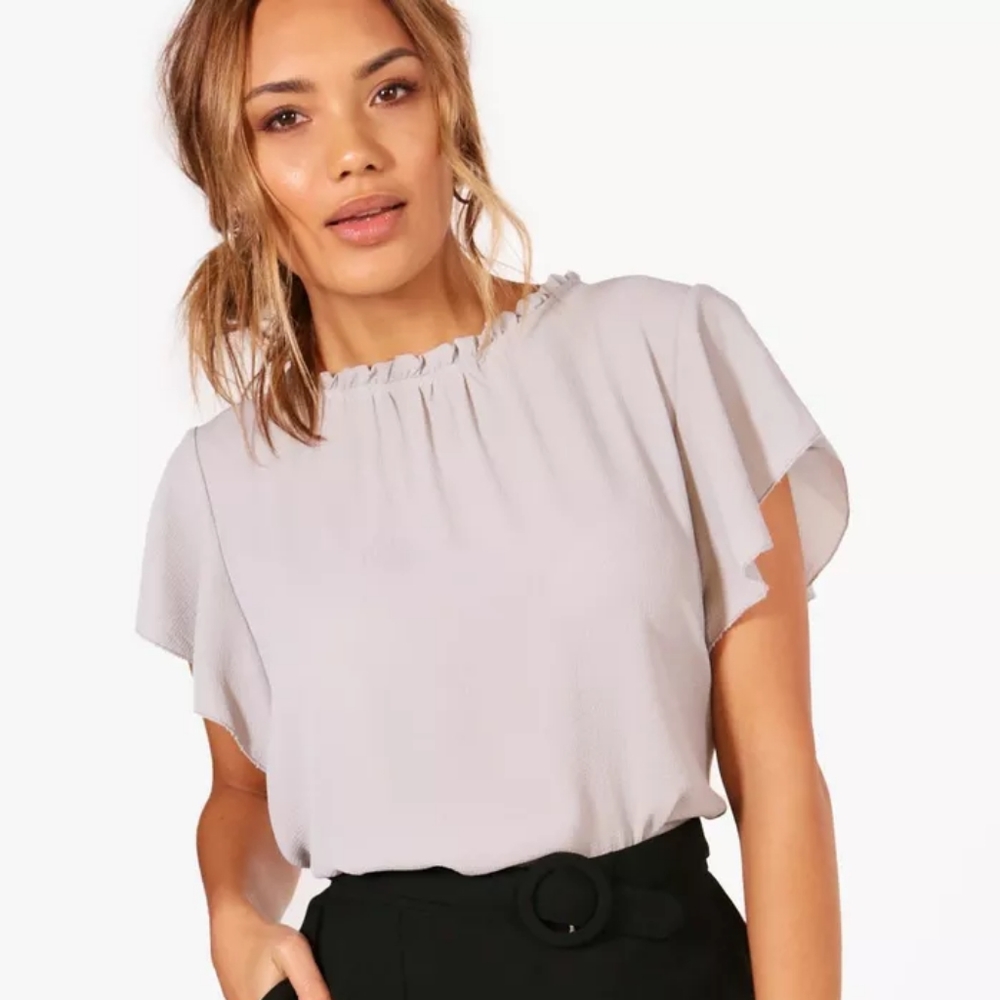 NWOT Boohoo Woven Frill Sleeve & Neck Blouse Grey Top